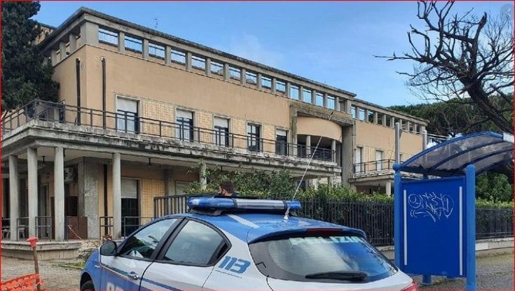 Latina, tenta di stuprare volontaria nel centro diurno emergenza freddo: arrestato 26enne
