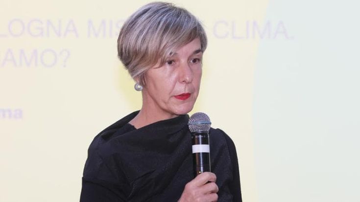 L’assessora Anna Lisa Boni investita sulle strisce e quasi illesa: “Avanti tutta con Città 30”