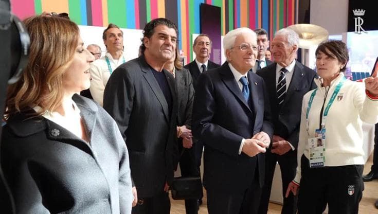 Olimpiadi, Mattarella a Milano a Casa Italia con Tomba e Compagnoni: un viaggio tra arte e sport