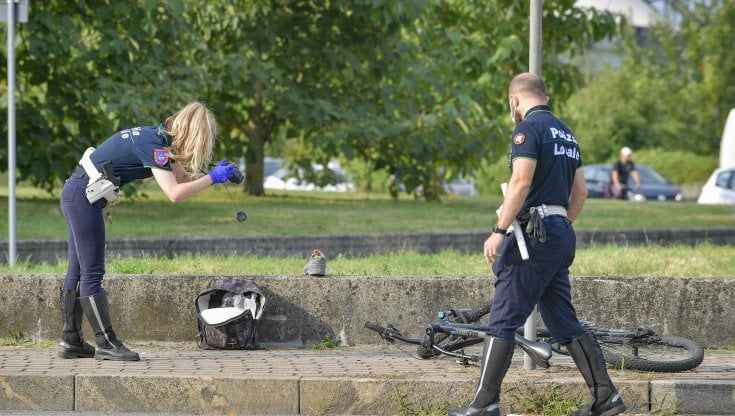 Milano, diciannovenne in bici travolto e ucciso da un'auto in viale Alcide De Gasperi