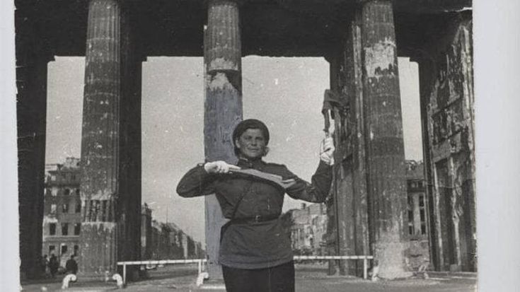 Russia, morta la veterana dell’armata rossa ritratta nella foto “Madonna di Brandeburgo”