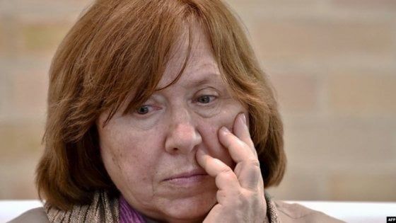 Bielorussia,  timori per la Nobel Alexievich, convocata dalla polizia
