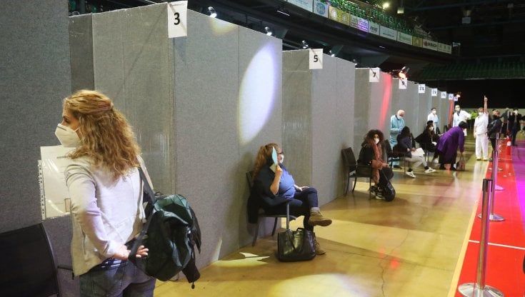 Firenze, movida e vaccino: il Mandela forum aperto h24 un’idea per i giovani