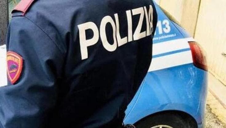 Prova a rapire un bimbo di sei mesi dal passeggino: arrestato 30enne a Sampierdarena
