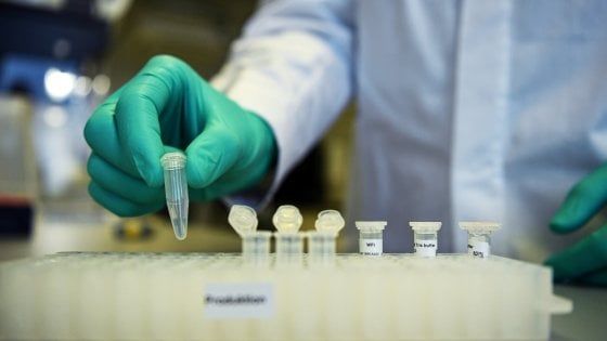 Il Regno Unito compra altri 90 milioni di dosi del vaccino anti-Covid da francesi e tedeschi