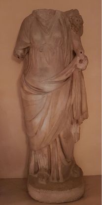 Grosseto, quattro collezionisti indagati per ricettazione di reperti archeologici
