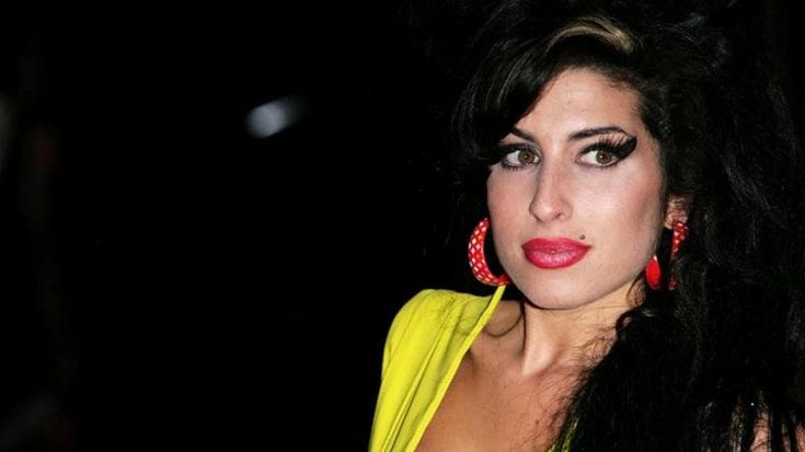 Amy Winehouse, una libreria di Oporto acquista tutta la sua biblioteca personale
