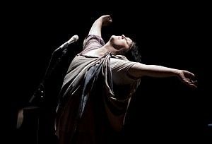 Piazze addio, anche col caldo<br />i live rock si fanno al chiuso