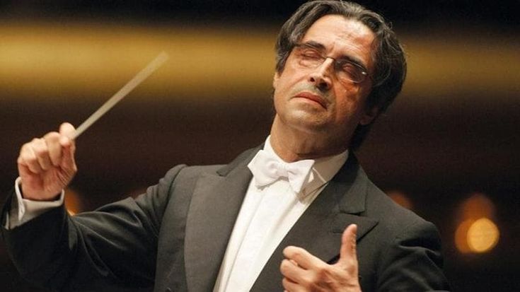 Riccardo Muti, tutti in piedi per il Maestro che a Torino porta ‘Un ballo in maschera’ di Verdi