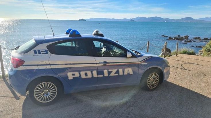 Ha una malattia altamente infettiva e minaccia di contagiare i poliziotti, denunciato per epidemia