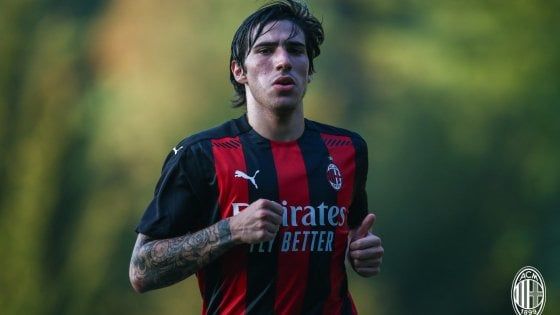 Milan, vittoria per 3-1 nel test contro il Brescia. Riscattato Rebic dall'Eintracht