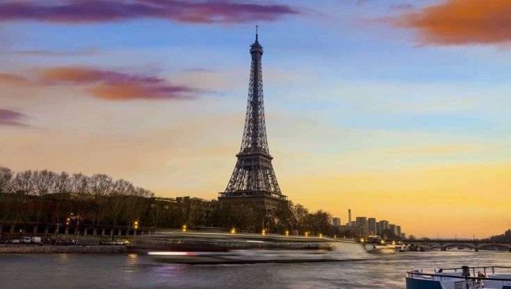 A Parigi piomba l'austerità, si spengono le luci della Ville Lumière