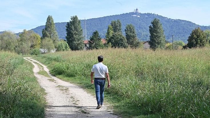 Violenta un ragazzino di 12 anni con la scusa di un giro in monopattino, arrestato dopo 3 giorni