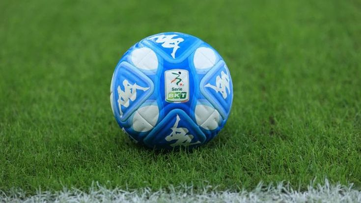 Serie B, Cutrone rilancia il Como. Bari, cuore e rimpianti: da 2-0 a 3-3 con la Feralpisalò