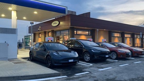 Auto Tesla, Brebemi: da marzo esordio delle ricariche rapide