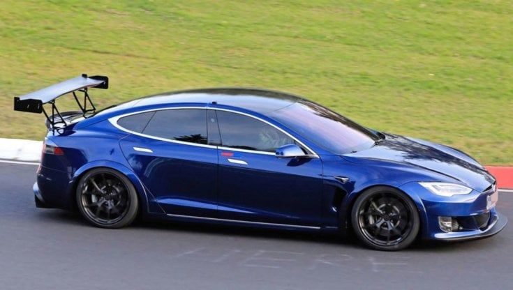 L'incredibile record della Tesla Model S Plaid al Nürburgring