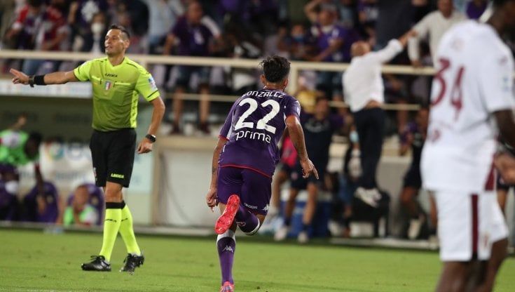 Fiorentina-Torino 2-1: Nico Gonzalez e Vlahovic firmano il primo successo di Italiano in viola