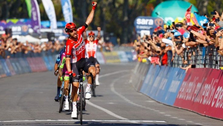 Giro d'Italia, De Gendt vince a Napoli: Lopez resta in maglia rosa