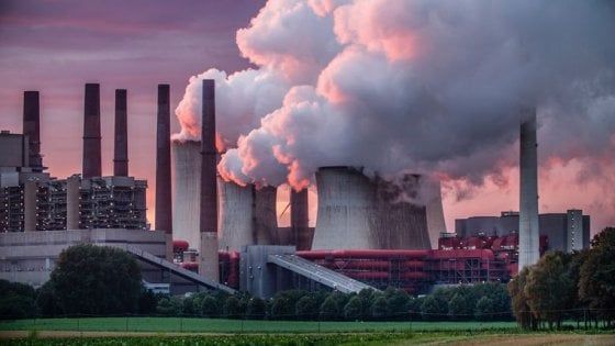 L'Irlanda boccia i combustibili fossili: la camera bassa spinge la green revolution