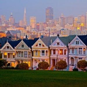 Programmatori in Europa e finanziamenti negli Usa, così crescono le startup "bifronte"