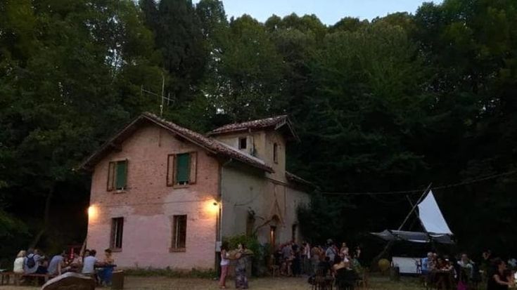 Nel cuore di Villa Ghigi, dove vivevano fagiani esotici e ora si gusta l’atmosfera: “Senza spritz”