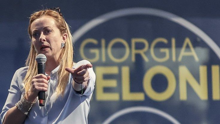 Caro energia, pensioni, fisco e aiuti alle imprese: i dossier sul tavolo del nuovo governo