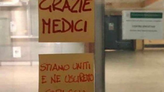 Coronavirus, i messaggi emozionano i medici a Parma: "Stiamo uniti e ne usciremo"