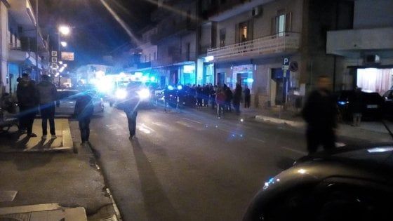Strage in famiglia nel Casertano, ancora gravi i genitori della donna uccisa dal finanziere