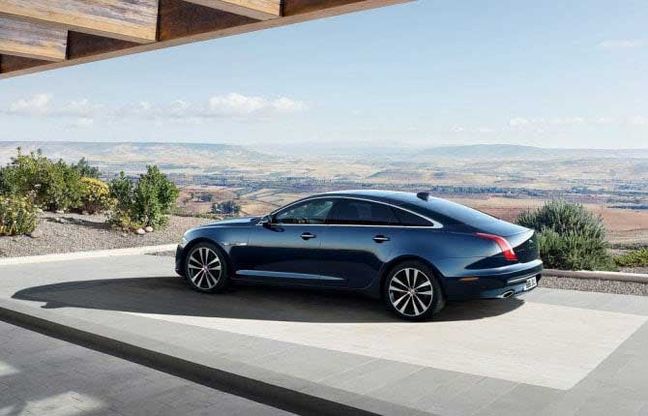 Jaguar, una special per i cinquanta anni della XJ