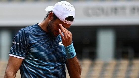 Tennis, Roland Garros: delusione Berrettini, fuori al terzo turno contro Altmaier. Djokovic avanza sul velluto
