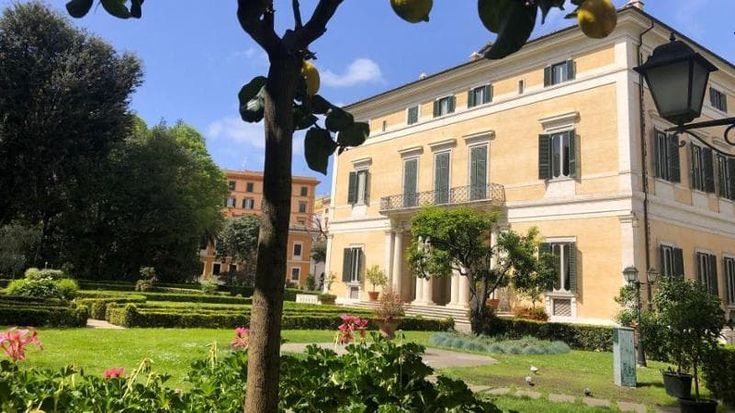 Il restauro di Villa Bonaparte: fontane, alberi e il giardino dai frutti esotici