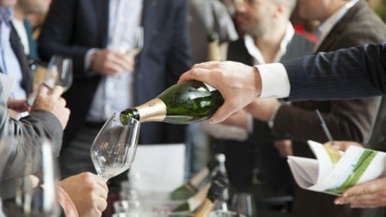 Un bicchiere in mano nella città bomboniera: arriva il Merano Wine Festival