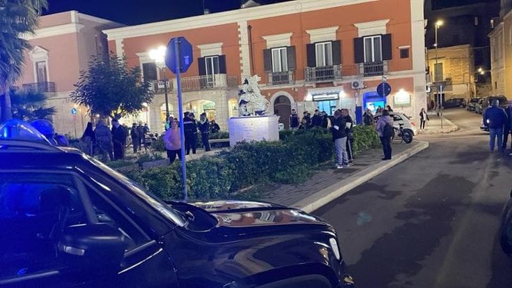 Misteriosa aggressione a tre fratelli nel centro di Bisceglie. Picchiati con un casco da due persone