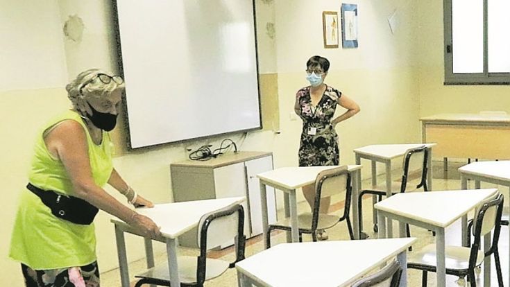 Scuola, le Regioni contro gli esperti sul metro di distanza sui bus
