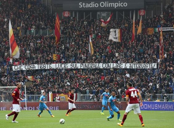 Roma-Napoli, in curva sud striscioni contro la mamma di Ciro Esposito