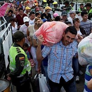 Venezuela, una crisi incontrollata del diritto alla salute costringe alla fuga migliaia di persone 