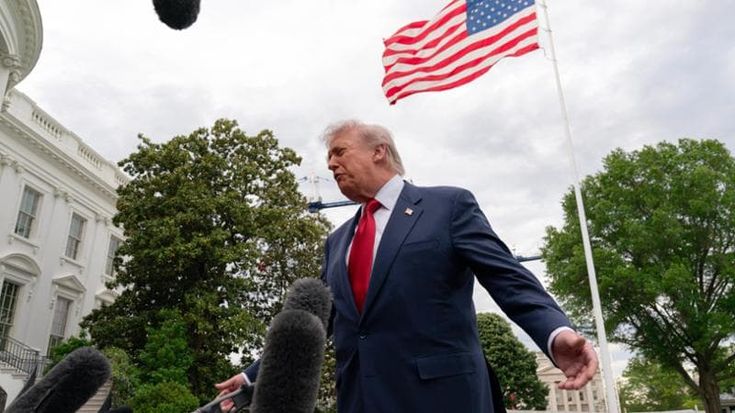 Trump contro il governo: “L’Italia non ci ha aiutato. Ritiro truppe? Vediamo”