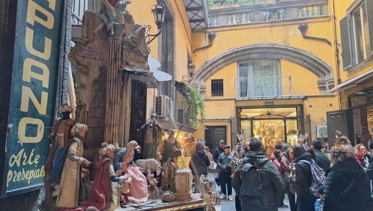 San Gregorio Armeno, i presepi dei ragazzi della Sanità in aiuto di giovani e famiglie
