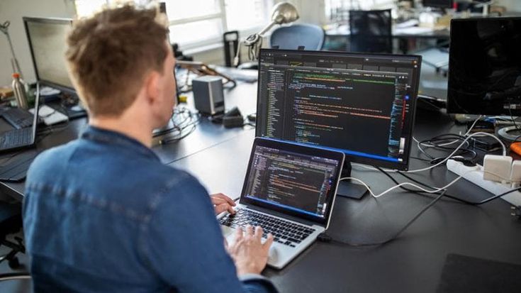 Dalla cybersecurity all’intelligenza artificiale, mancano professionisti: ecco i profili ricercati dalle aziende