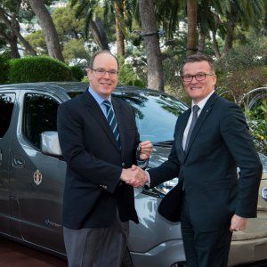 Monaco, dalle supercar alle Nissan elettriche
