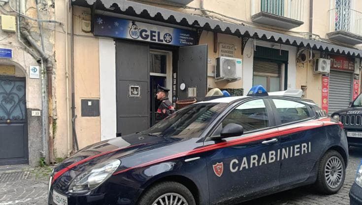 Spari a Castellammare di Stabia, arrestato un commerciante
