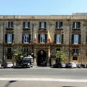 La Regione paga il debito con l'Inps, sbloccata una parte della cig in Sicilia