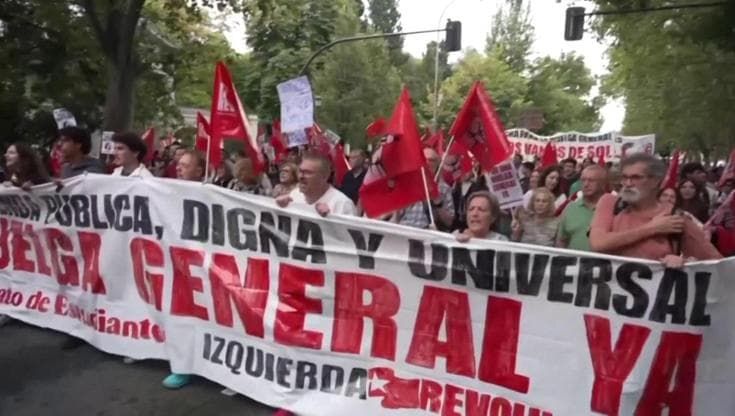 Madrid: in migliaia al corteo per la casa con l'appello allo sciopero generale
