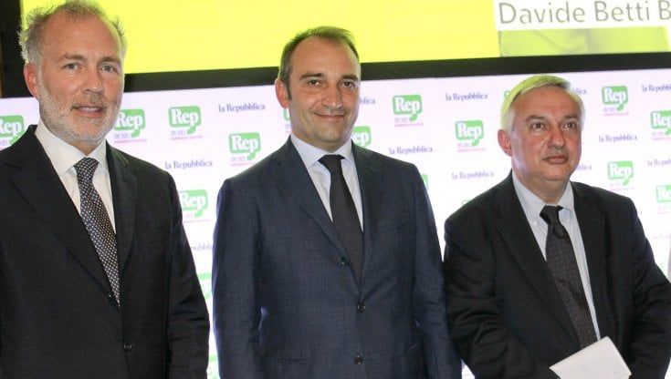 Ballottaggi, a Torino i candidati "amici" abbandonano il fair play