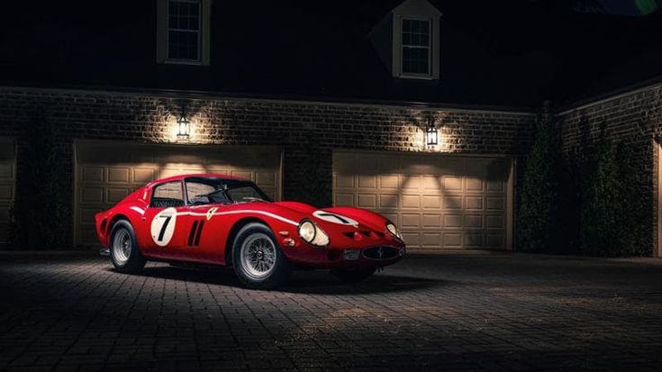Auto d’epoca, il boom delle aste: vendite per oltre 800 milioni di dollari. Il record della Ferrari GTO