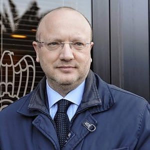 Manovra, le critiche di Confindustria: "Timida e con troppe tasse per le imprese". Conte: "E' redistributiva e abbassa la pressione fiscale"