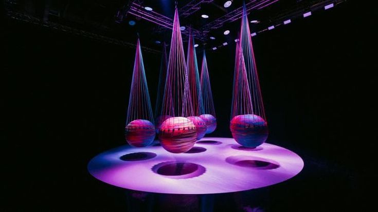 Nel mondo di Euphoria l’arte diventa gonfiabile