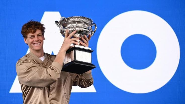 Sinner, esordio contro Gaston all'Australian Open. Jannik: “Almeno un altro anno con Cahill”