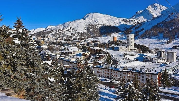Istat, turismo: presenze dimezzate nei primi 9 mesi del 2020, a rischio la stagione invernale