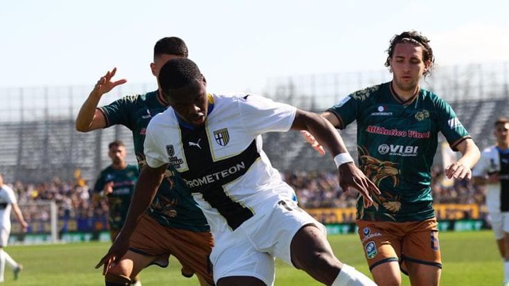 Serie B, il Parma allunga ancora. La Cremonese crolla a Bolzano e lascia il secondo posto al Venezia